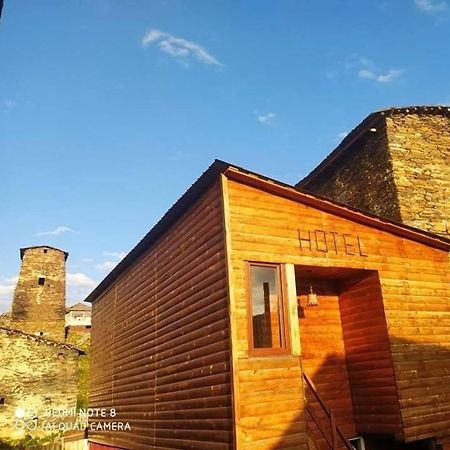 Guesthouse Luka Ushguli Exteriör bild