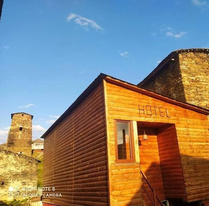 Guesthouse Luka Ushguli Exteriör bild